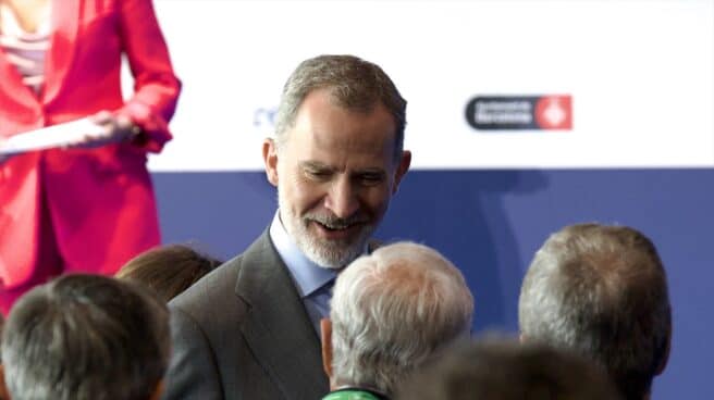 rey_felipe_vi_saluda_candidato_junts_per_catalunya_alcaldia_barcelona