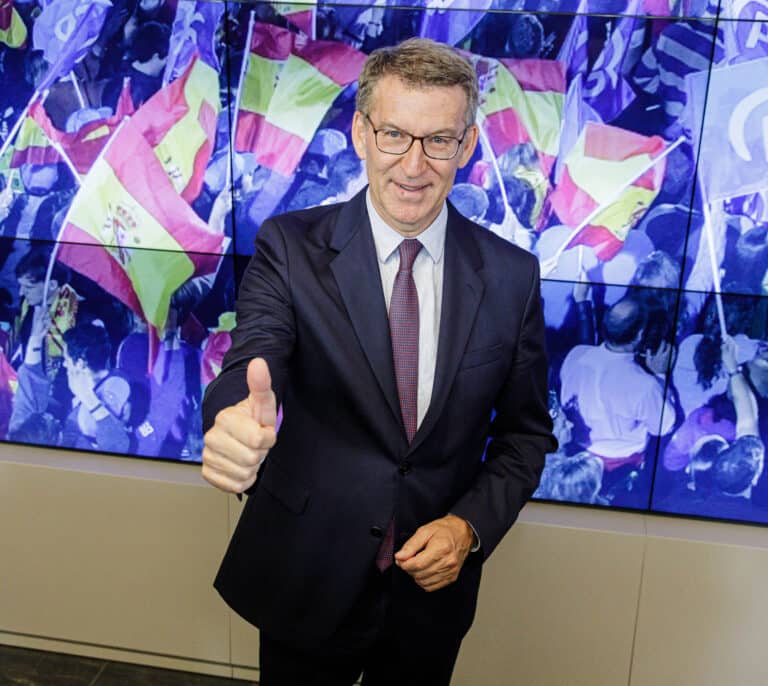 El PP ganaría las elecciones del 23-J y podría gobernar con Vox si Sumar y Podemos no llegan a un acuerdo