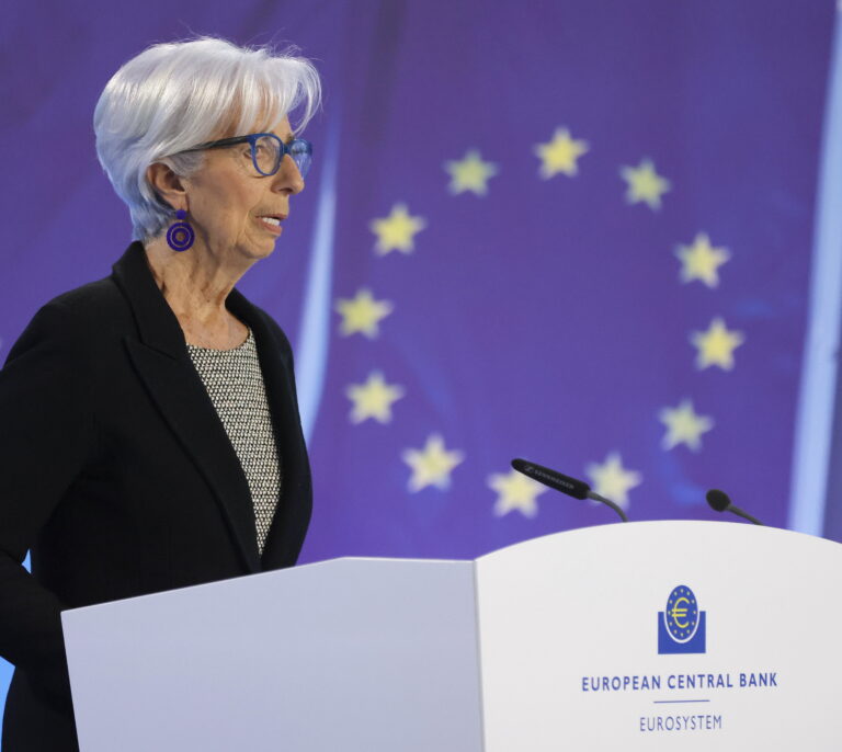 Lagarde (BCE) asegura que continuarán con el ciclo de alzas de tipos