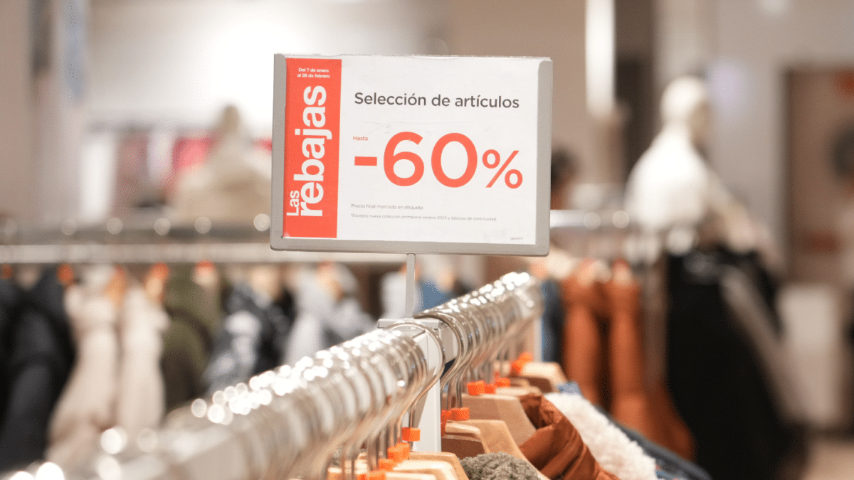 Tienda con rebajas de verano 2023 y descuentos importantes