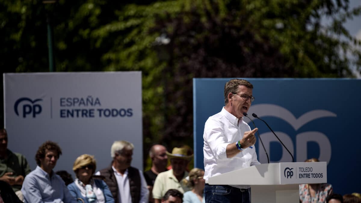 Feijóo reta a los barones del PSOE a dejar el partido si Sánchez no rompe con Bildu