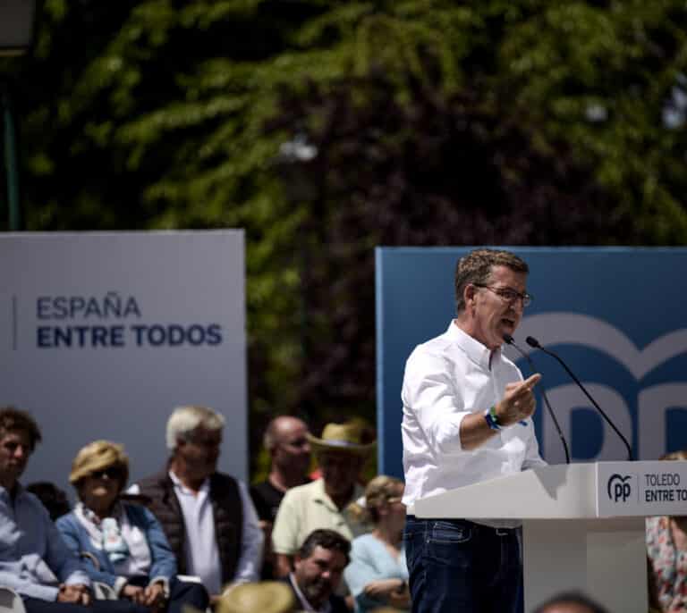 Feijóo reta a los barones del PSOE a dejar el partido si Sánchez no rompe con Bildu