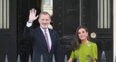 Los reyes Felipe y Letizia, junto a royals de todo el mundo en la recepción de Carlos III