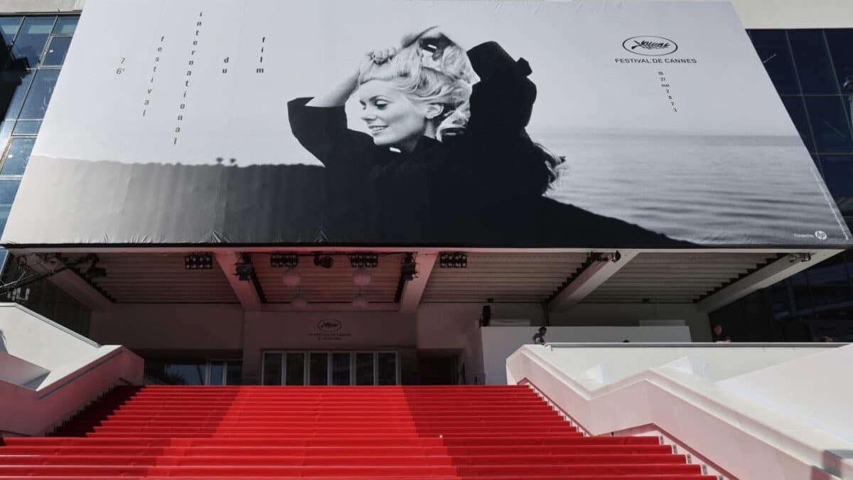 El Palais des Festivals preparado para la ceremonia inaugural de la 76ª edición del Festival de Cannes.