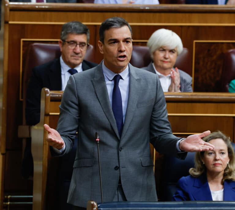 Así ha sido el tenso cara a cara en el Congreso entre Gamarra y Sánchez
