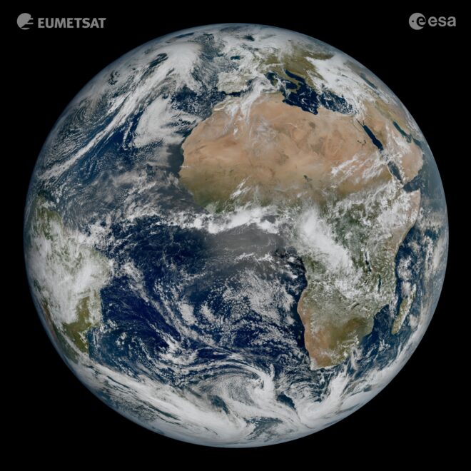 Disco completo de la Tierra, primera imagen del nuevo Meteosat.