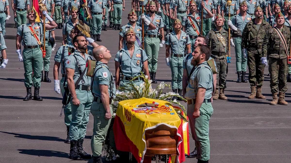 Funeral por el caballero legionario fallecido de un disparo durante unas maniobras en Alicante