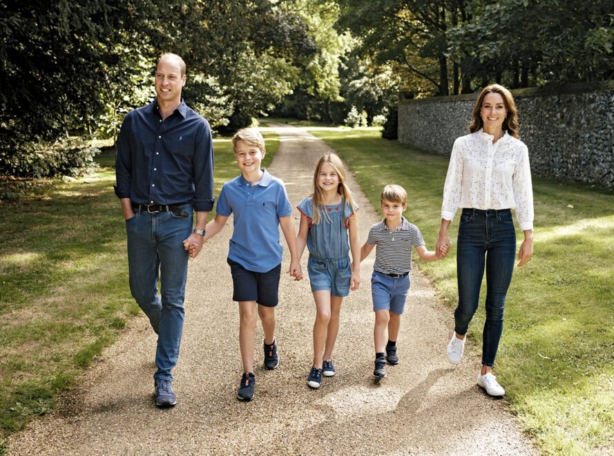 Los príncipes de Gales junto a sus tres hijos, George, Charlotte y Louis