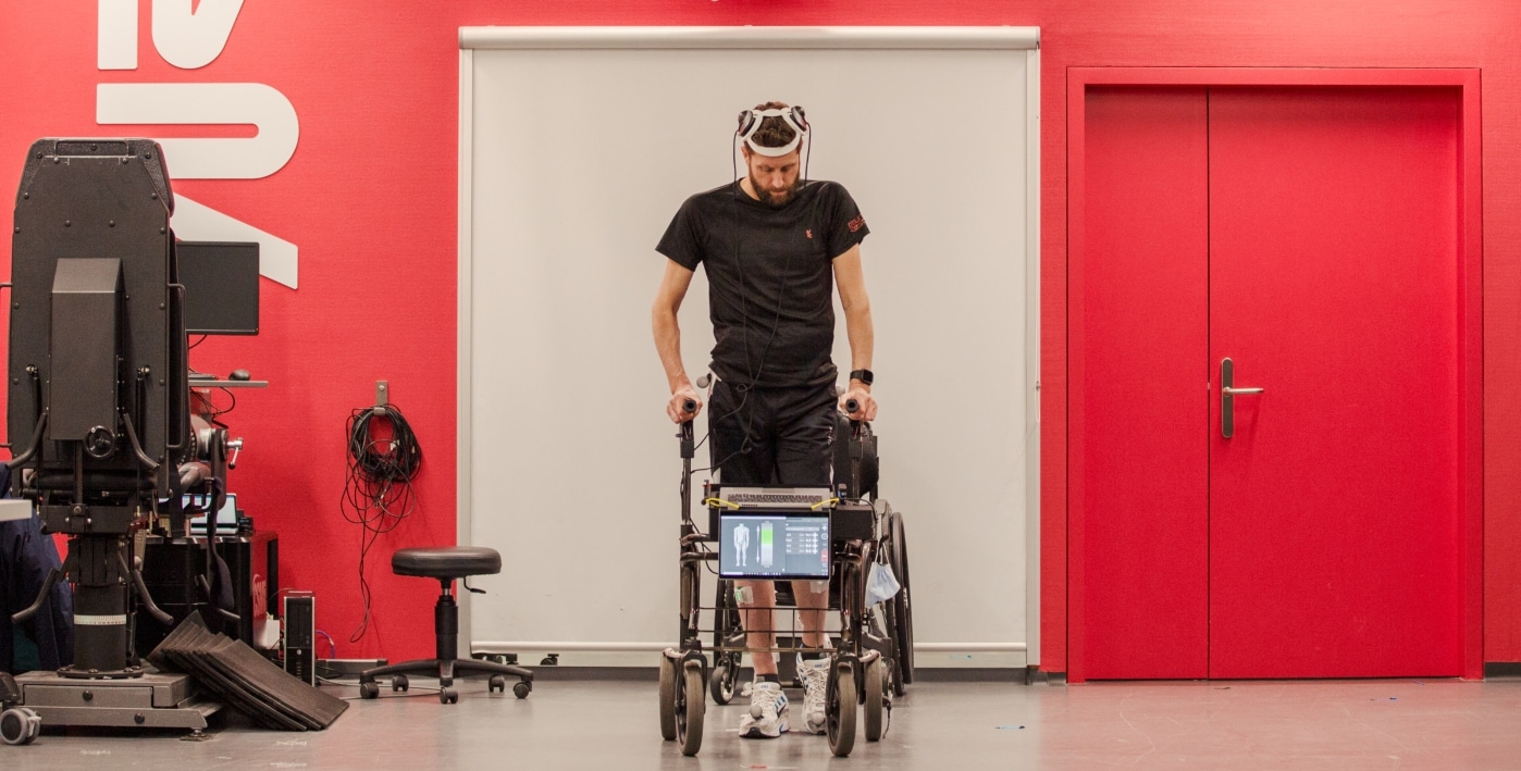 Gert Jan caminando en el Lausanne University Hospital