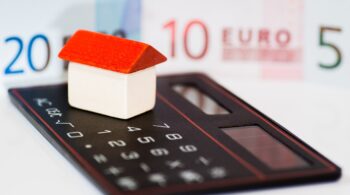 Los españoles solo pagarán 24 euros menos al año por su hipoteca variable por la caída del euríbor