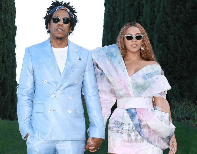 La mansión de los 200 millones de Beyoncé y otras casas de famosos a la orilla del mar (o de un lago)