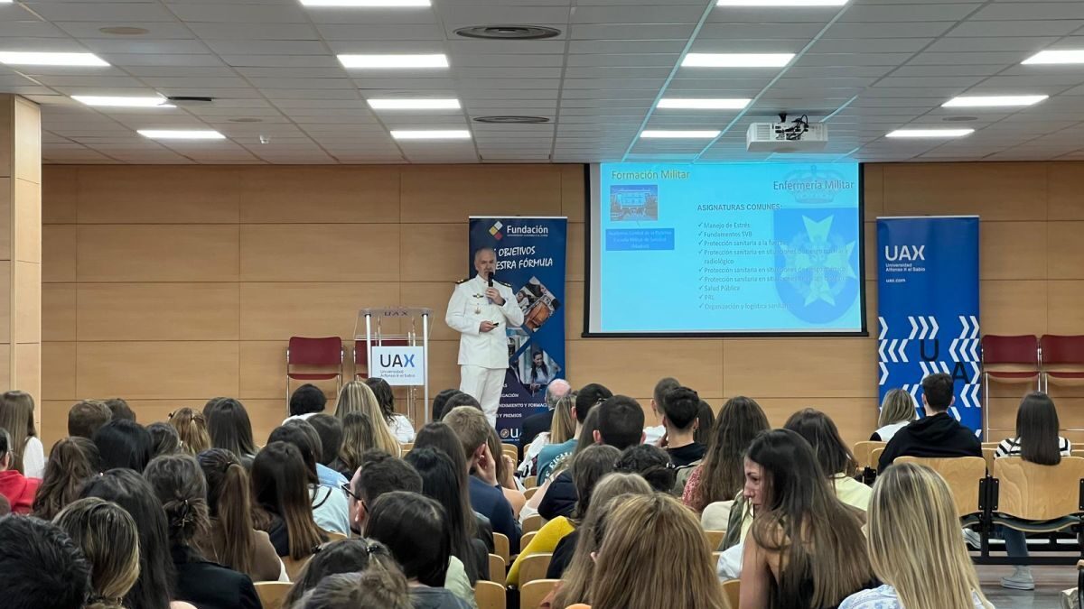 UAX conecta a sus estudiantes con el mundo laboral para mostrarles las distintas salidas profesionales de enfermería