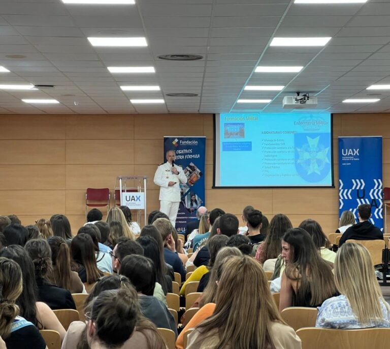 UAX conecta a sus estudiantes con el mundo laboral para mostrarles las distintas salidas profesionales de enfermería