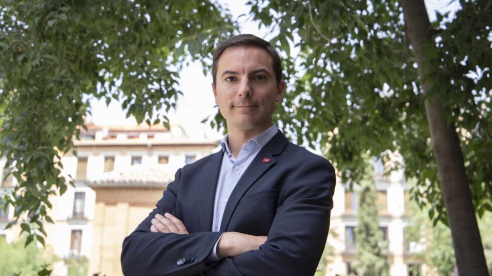 Juan Lobato, secretario general del PSOE-M y candidato socialista a la presidencia de la Comunidad de Madrid, el pasado 5 de mayo de 2023 en la plaza del Dos de Mayo de la capital.