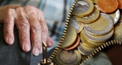 Las pensiones han subido un 50% desde 2012, pero los sueldos solo un 20%