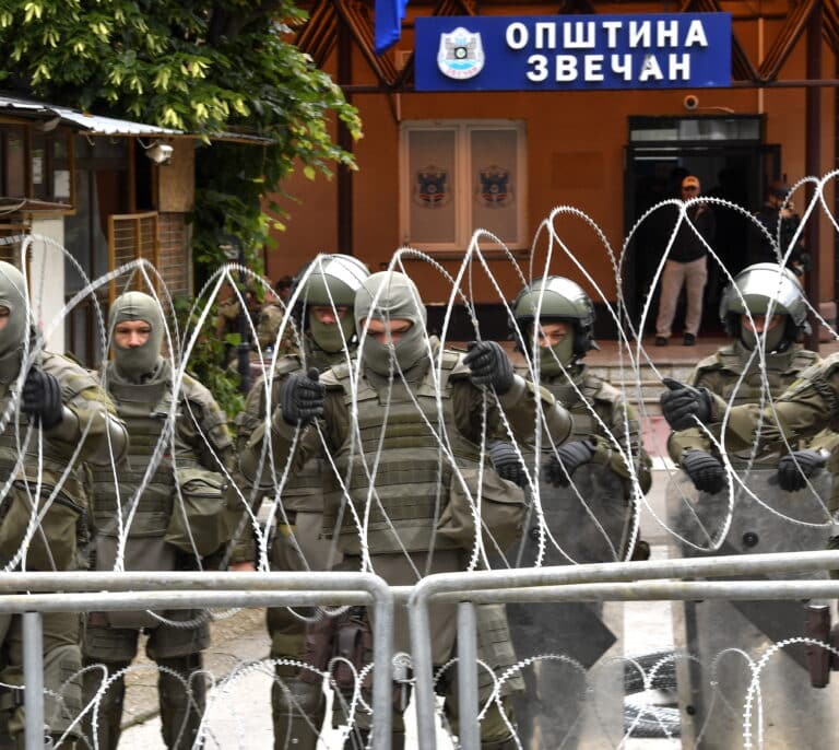 La OTAN se vuelca con Kosovo para evitar que estalle el polvorín balcánico