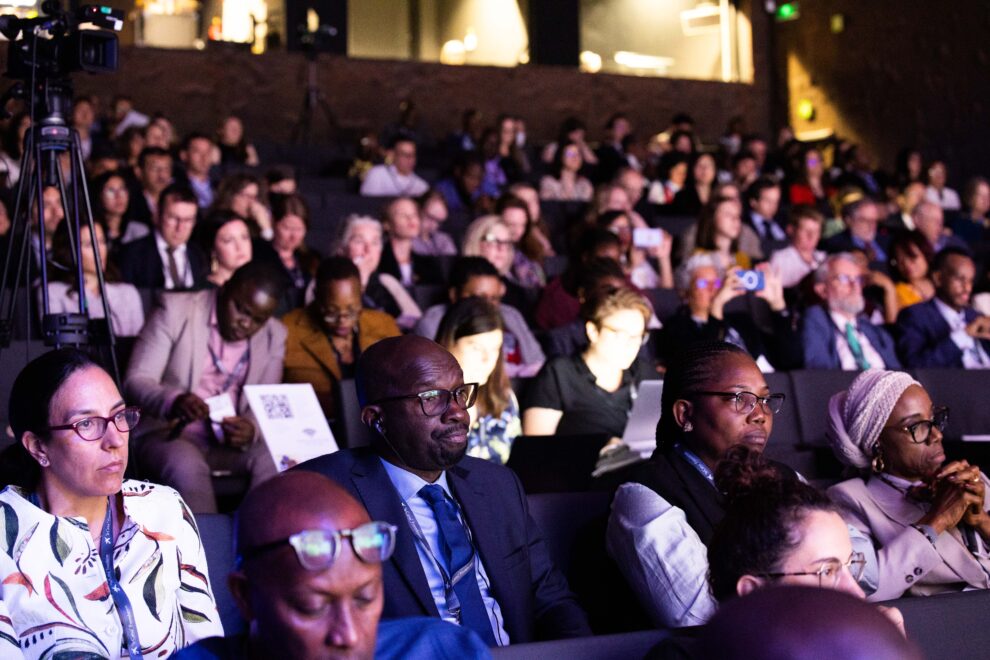  El 2º Foro Mundial sobre Neumonía Infantil reúne en CaixaForum Madrid a más de 300 expertos internacionales, que durante dos días debatieron y buscaron soluciones para prevenir, diagnosticar y tratar una enfermedad que mata cada día a unos 2.000 niños 