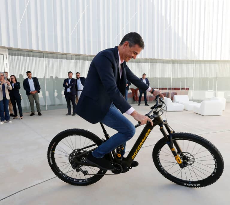 Sánchez anuncia una inversión de 560 millones de euros en educación pública