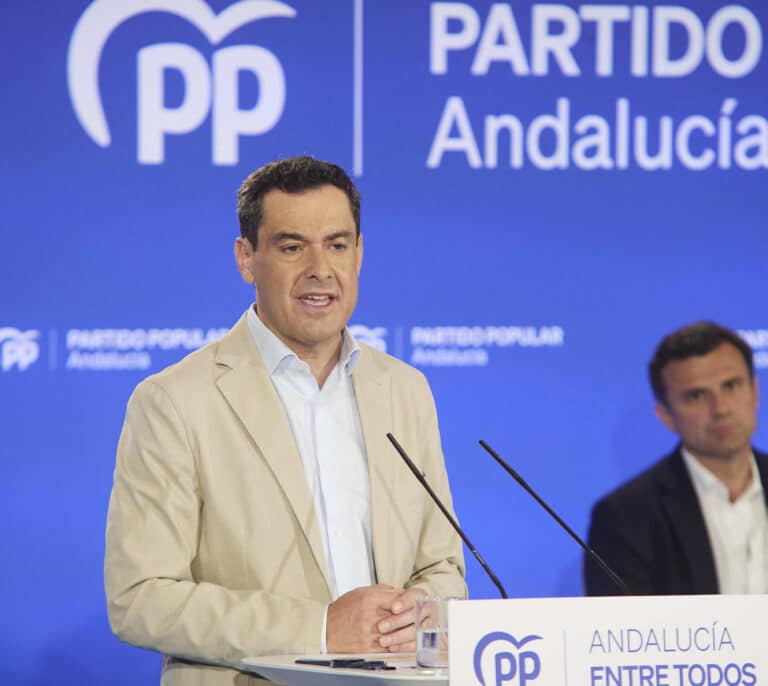 Moreno responde a Sánchez por Doñana: "Están jugando con el pan de miles de familias"