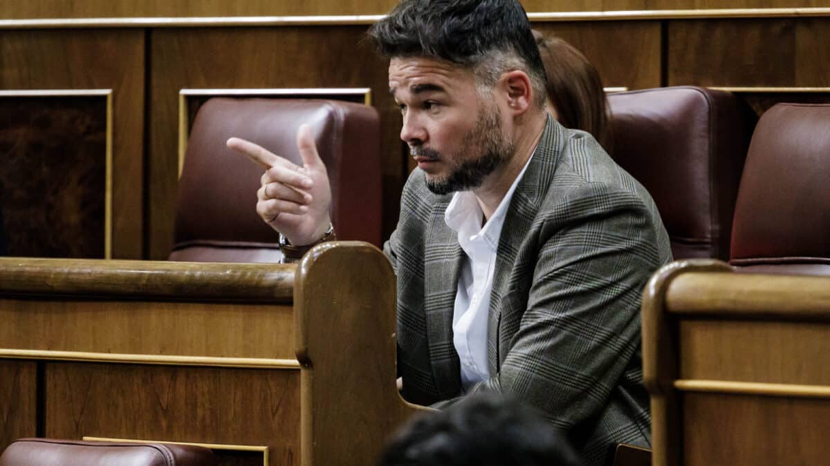 Qué implica que Sánchez ofrezca a ERC o Junts un grupo propio en el Congreso