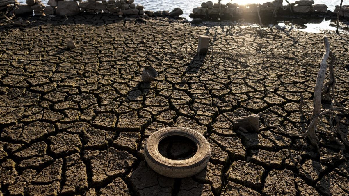 El programa de Podemos contra el calor y la sequía choca con el de Moncloa