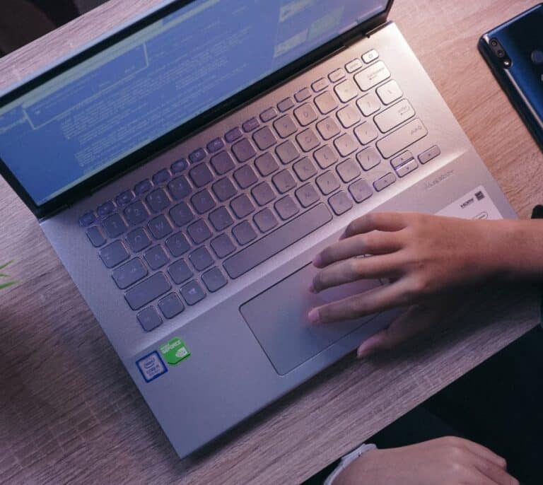 ¡Descuentazo en PcComponentes!: este ordenador portátil top ventas de ASUS tiene más de 170 euros de descuento
