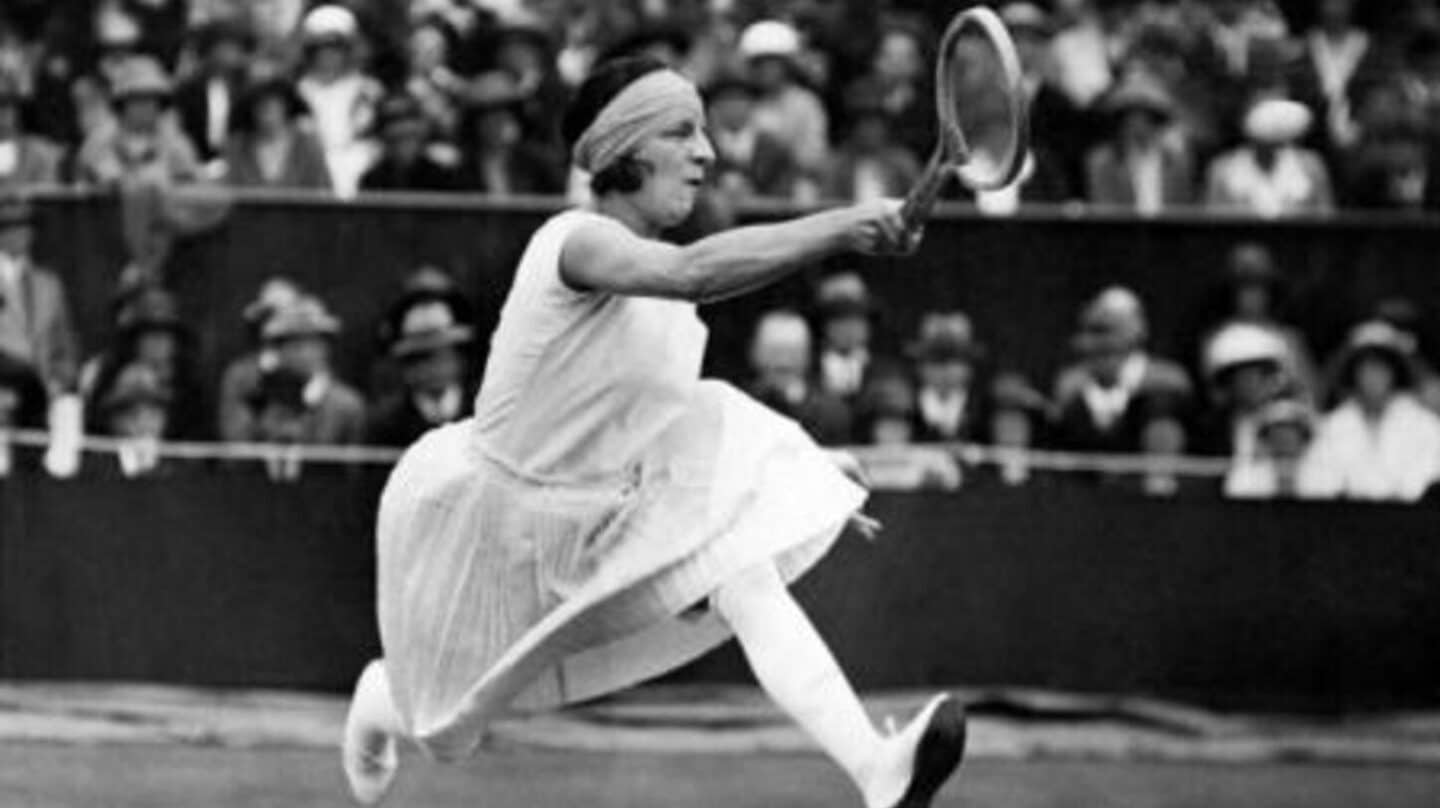 Suzanne Lenglen, la 'diva' de la pista que revolucionó el tenis (y la moda)