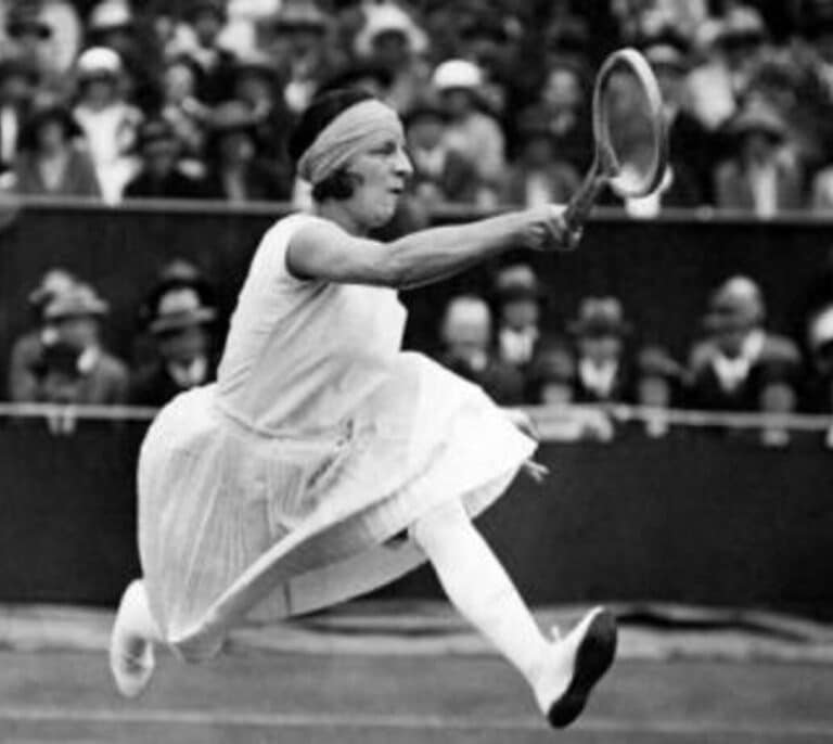 Suzanne Lenglen, la 'diva' de la pista que revolucionó el tenis (y la moda)