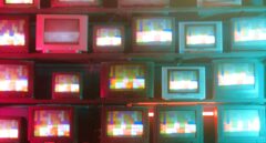 El consumo televisivo sigue bajando: 3 horas al día por persona en abril, 17 minutos menos que en 2022