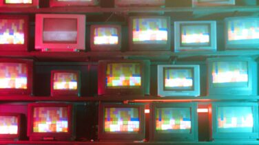El consumo televisivo sigue bajando: 3 horas al día por persona en abril, 17 minutos menos que en 2022