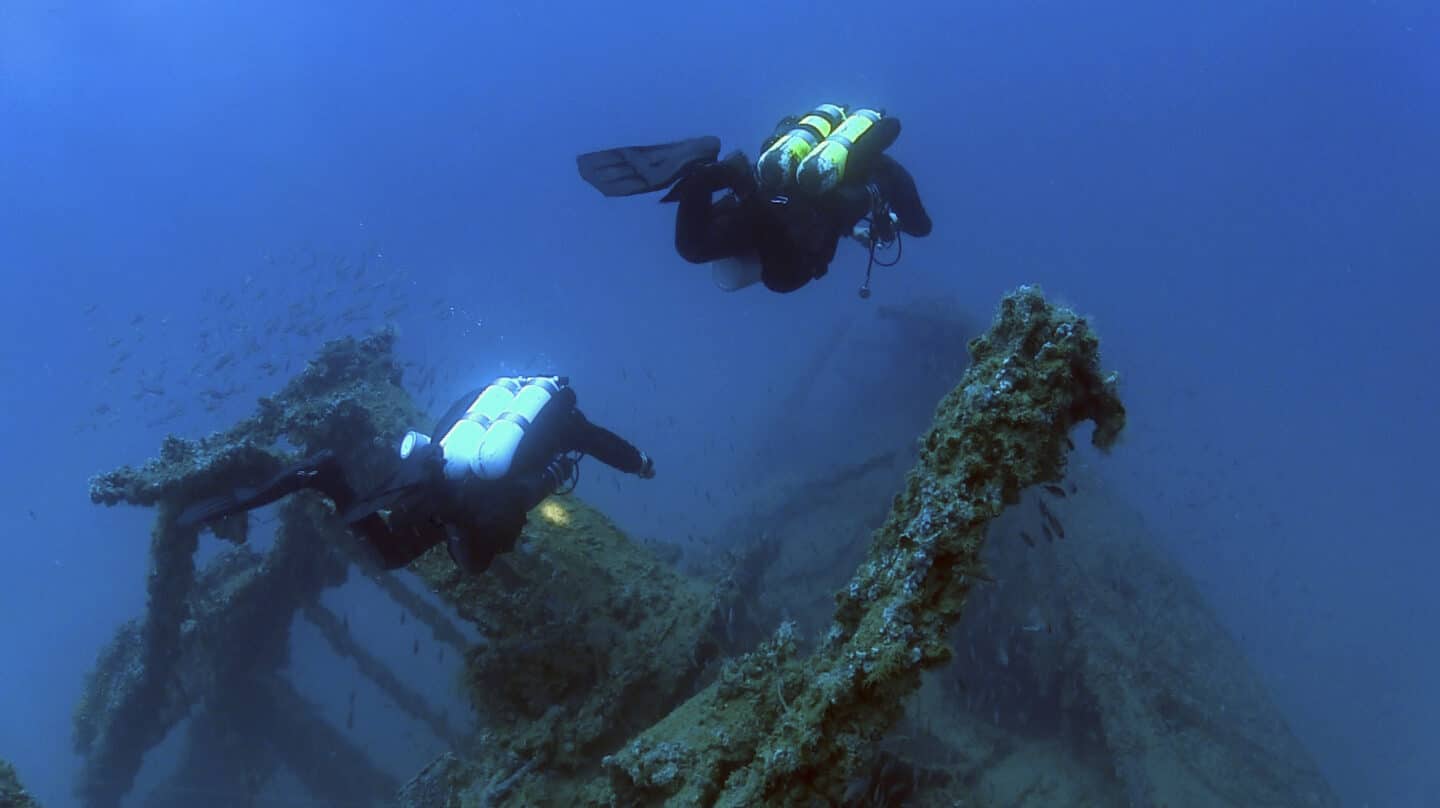 El cementerio de barcos y aviones de las Guerras Mundiales plagado de "leyendas" en Tarragona