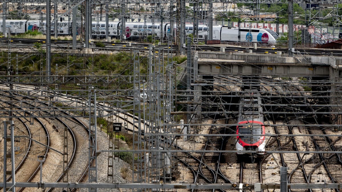 Un joven de 15 años fallece electrocutado en Madrid por tocar una catenaria ferroviaria