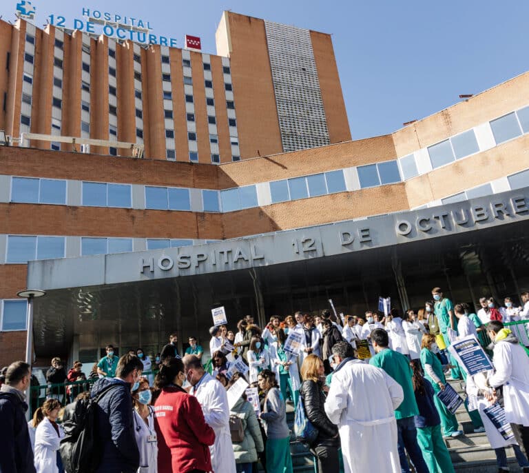 La lista de espera quirúrgica en Madrid disminuye un 25%