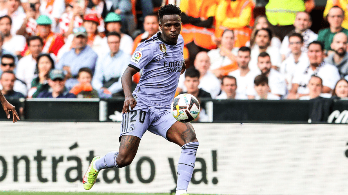 El delantero del Real Madrid, Vinicius Junior, durante el partido entre el Valencia CF y el Real Madrid / EP