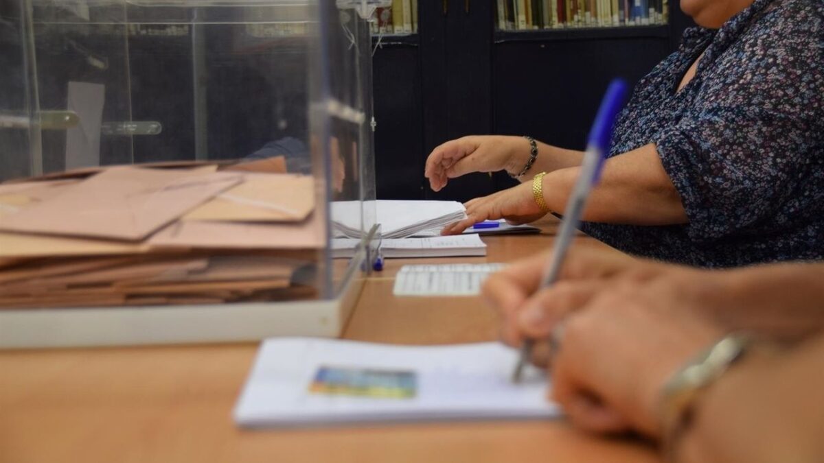 Miembros de una mesa electoral.