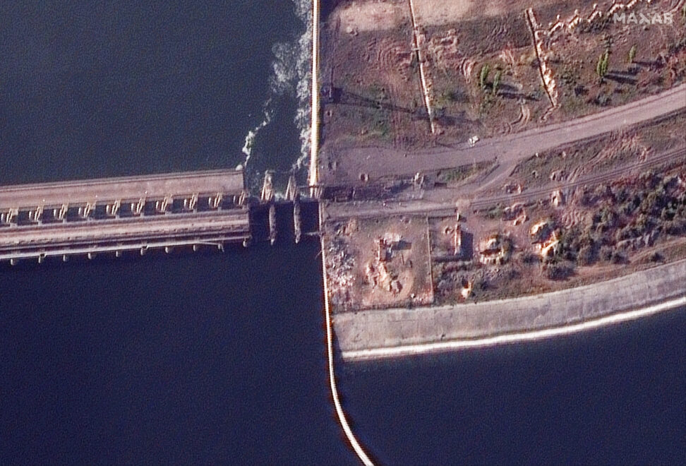 Imagen satelital de la presa de Nova Kajovka, tomada en noviembre de 2022.