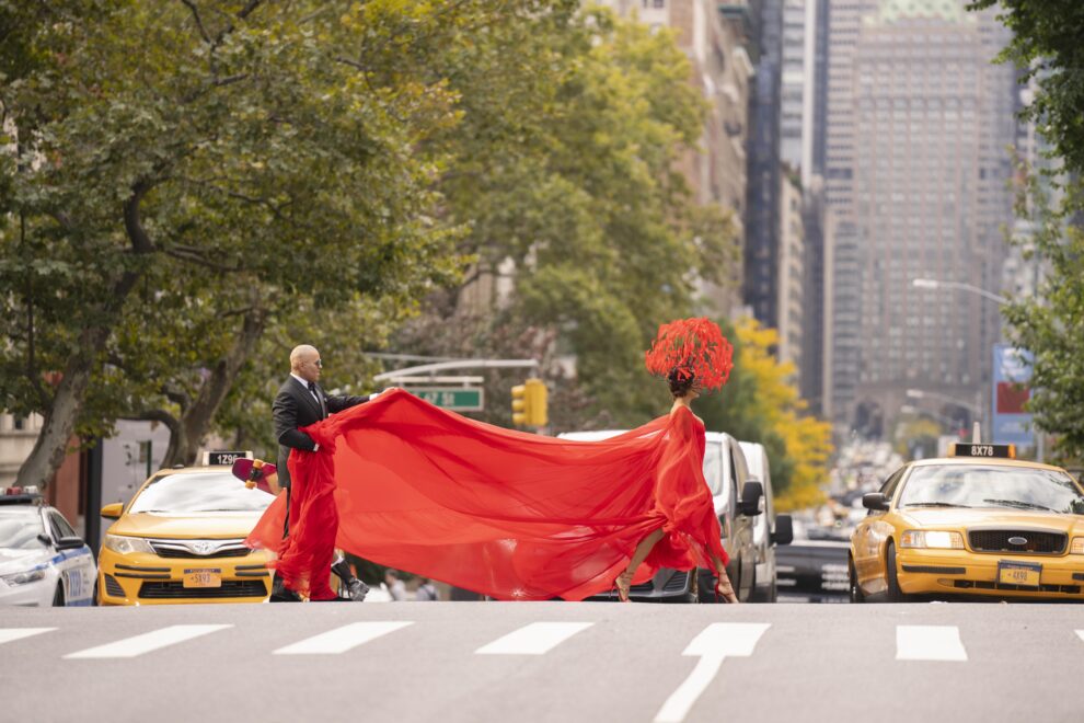 El personaje de Lisa (Nicole Arie Parker) se ve obligada a caminar por Nueva York de camino a la Met Gala en 'And just like that...'