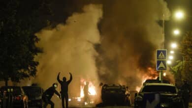 150 detenidos en Francia en la segunda noche de disturbios por la muerte del joven por la policía