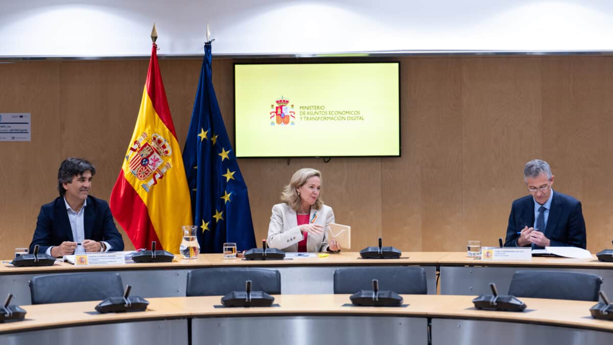 El Gobierno pedirá a Competencia y al Banco de España que vigilen la falta de remuneración de los depósitos