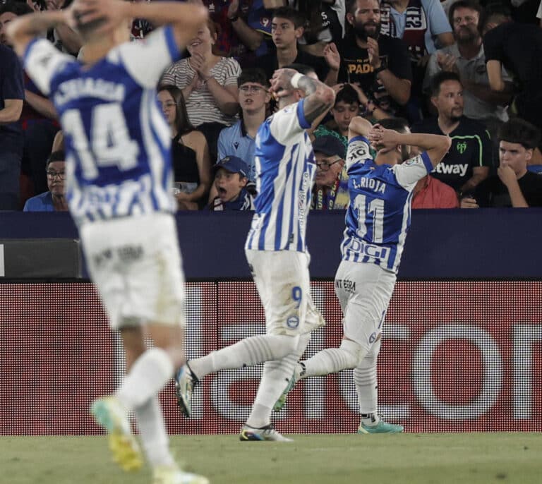 El Alavés, nuevo equipo de Primera tras un agónico final de playoff ante el Levante