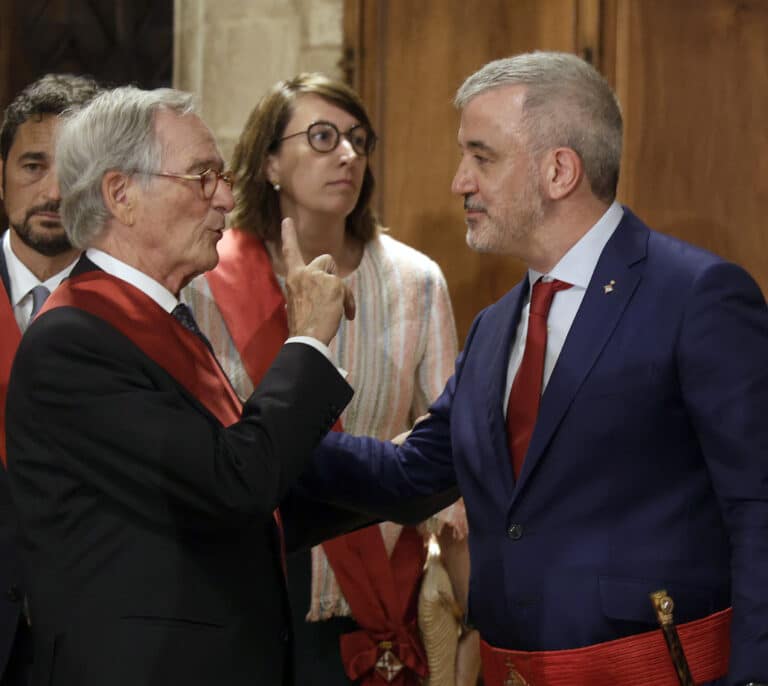 El pacto de investidura abre la puerta a la 'sociovergencia' en el Ayuntamiento de Barcelona
