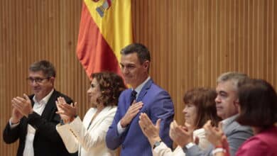 Sánchez se rodea de los suyos en las listas y recupera a pesos pesados del PSOE