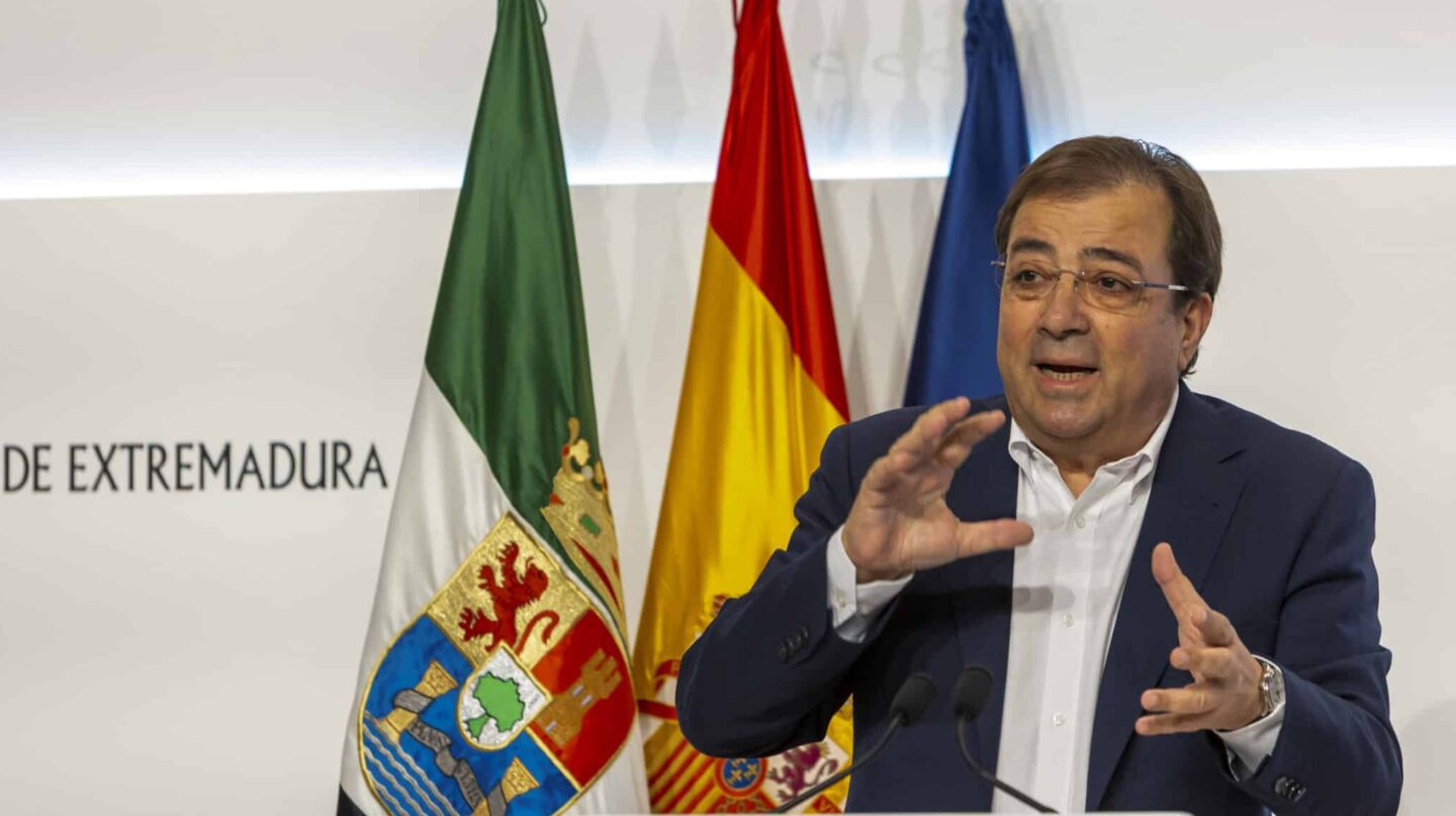 MÉRIDA, 21/06/2023.- El presidente en funciones de la Junta de Extremadura, Guillermo Fernández Vara, en rueda de prensa tras la reunión del Consejo de Gobierno, un día después de que se haya constituido la nueva Asamblea de Extremadura. EFE/ Jero Morales