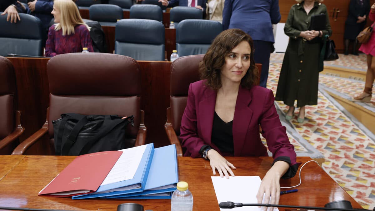 La candidata del PP a presidir la Comunidad de Madrid, Isabel Díaz Ayuso durante la segunda sesión del pleno de Investidura.