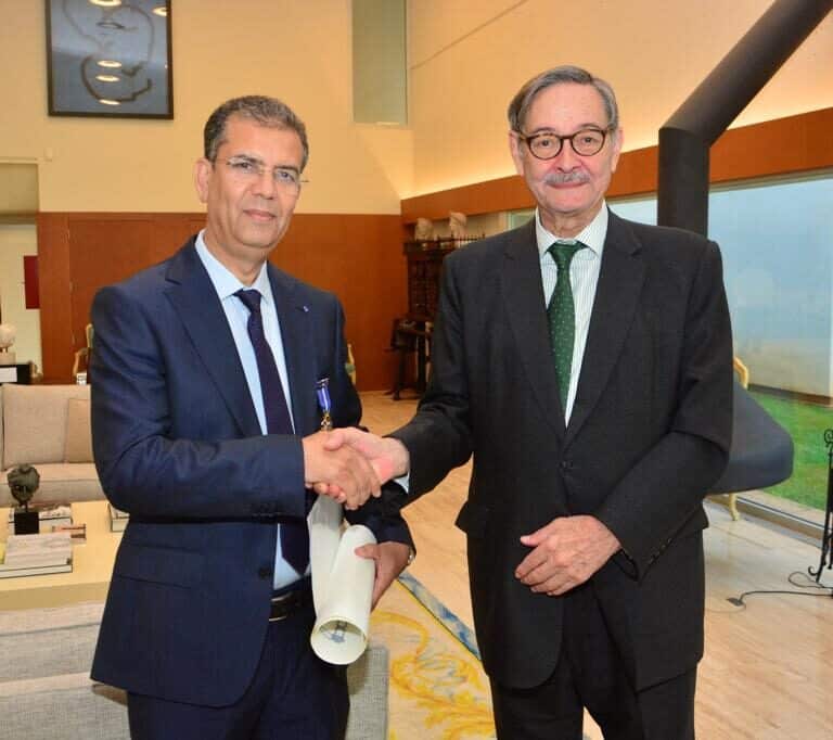España condecora a un alto cargo marroquí en pleno rifirrafe por Ceuta y Melilla