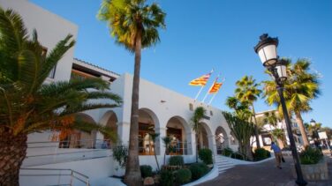 La Guardia Civil detiene al alcalde de Sant Josep y registra las oficinas de Urbanismo del Ayuntamiento, en Ibiza