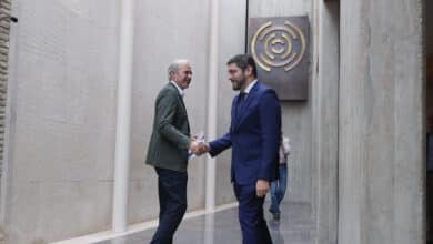 El PP busca compensar el pacto de Valencia con gobiernos sin Vox en Aragón, Murcia y Extremadura