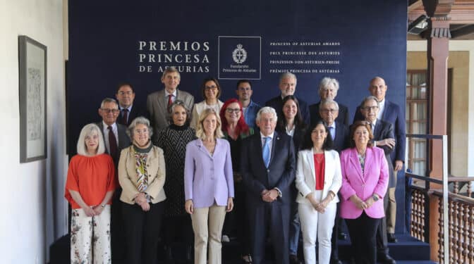 Los biólogos Jeffrey I. Gordon, Peter Greenberg y Bonnie L Bassler ganan el Premio Princesa de Asturias de Investigación