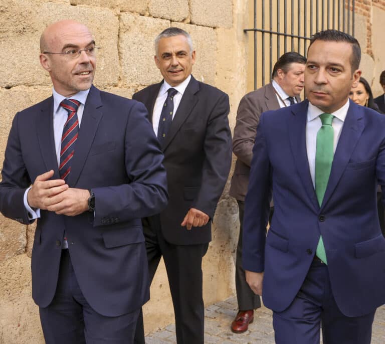 El dilema de Vox en su estrategia de presión al PP: caer por el voto útil o afianzarse para el 23-J
