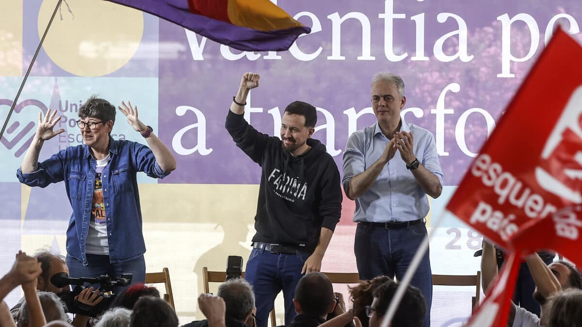 (I-D) La candidata de Unidas Podemos a la alcaldía de Valencia, Pilar Lima; el exvicepresidente del Gobierno y exlíder de Podemos Pablo Iglesias y el vicepresidente segundo del Consell y candidato de Unides Podem-EUPV a la Presidencia de la Generalitat